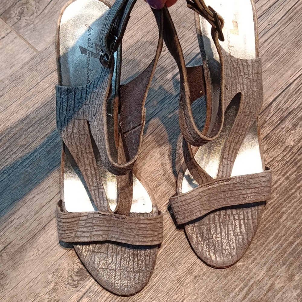 7   for all Mankind  wedge sandals